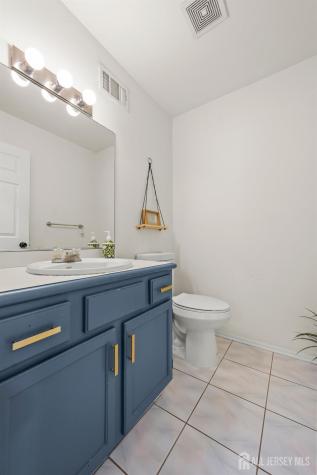 17 Parkside Drive Jamesburg NJ 08831