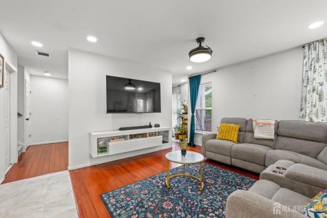 17 Parkside Drive Jamesburg NJ 08831