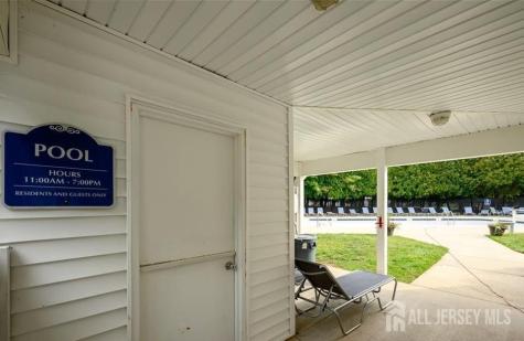 90 Almond Drive Franklin Twsp NJ 08873
