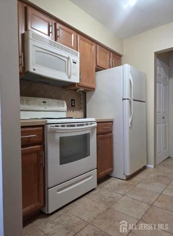 90 Almond Drive Franklin Twsp NJ 08873