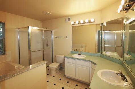 27 Pin Oak Drive North Brunswick NJ 08902