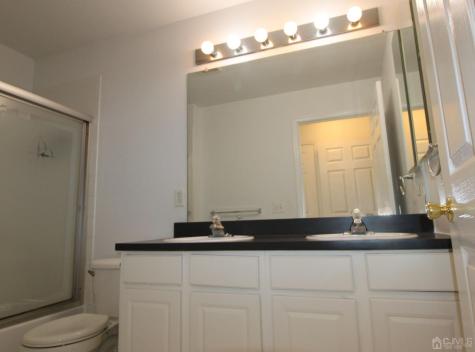 27 Pin Oak Drive North Brunswick NJ 08902