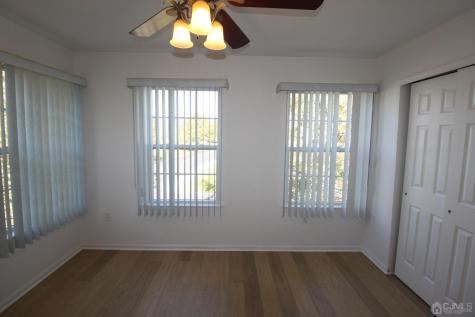 27 Pin Oak Drive North Brunswick NJ 08902