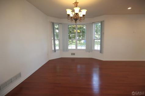 27 Pin Oak Drive North Brunswick NJ 08902