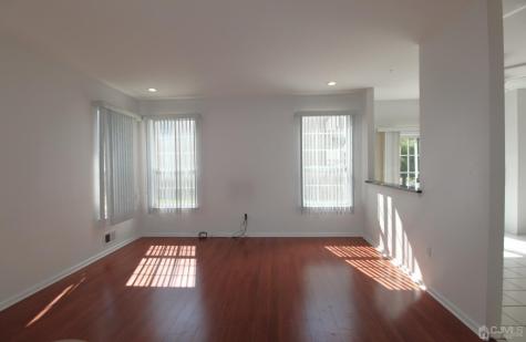 27 Pin Oak Drive North Brunswick NJ 08902