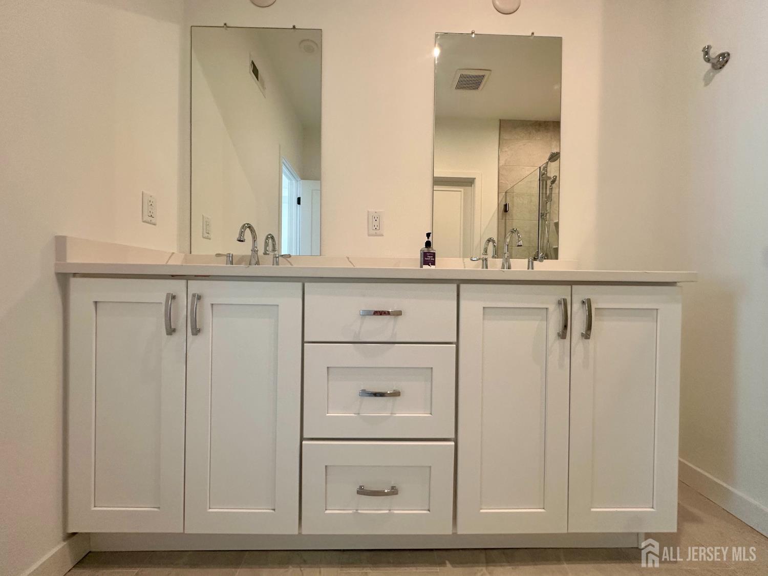 63 Park Avenue North Brunswick NJ 08902