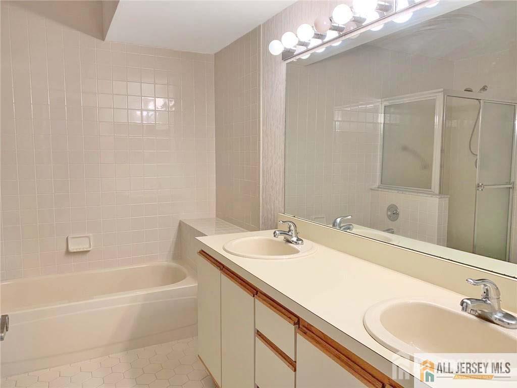 3 Edinburgh Drive Monroe NJ 08831