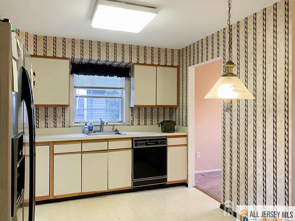 3 Edinburgh Drive Monroe NJ 08831