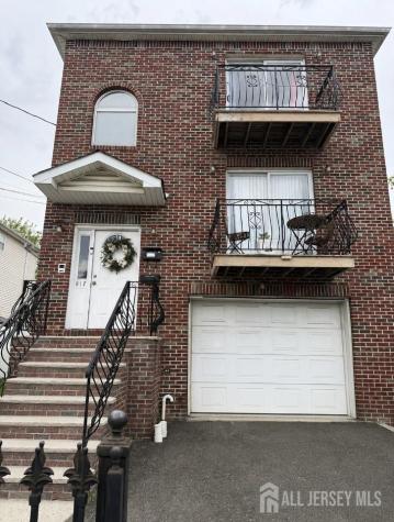 817 Jackson Avenue Linden NJ 07036