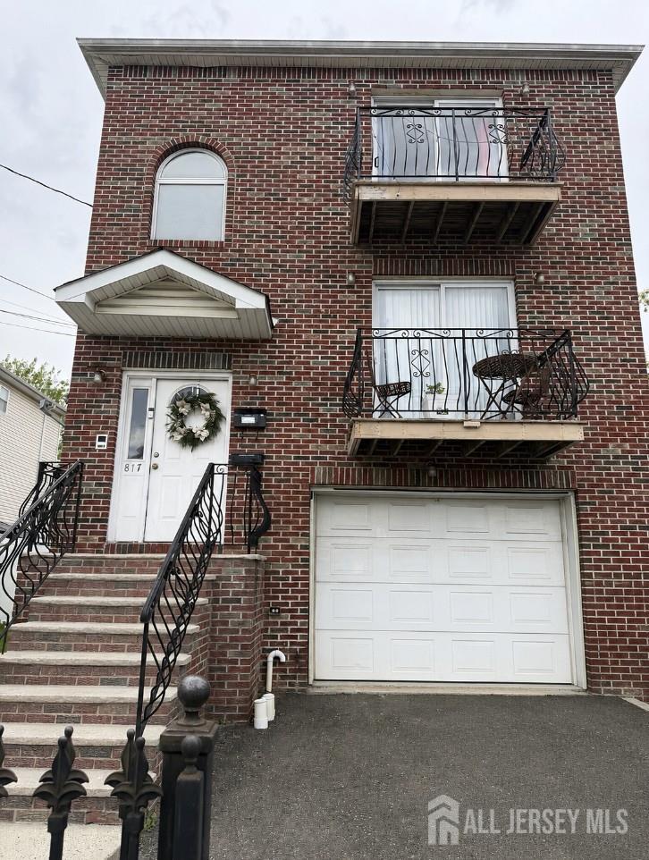 817 Jackson Avenue Linden NJ 07036