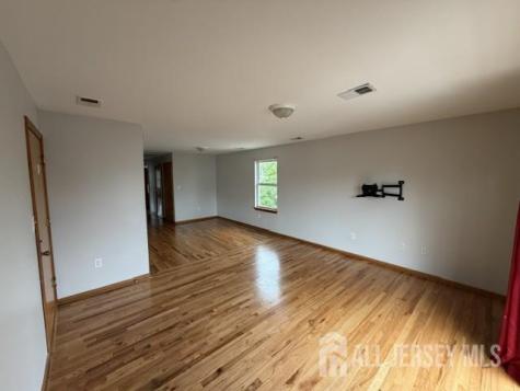 817 Jackson Avenue Linden NJ 07036
