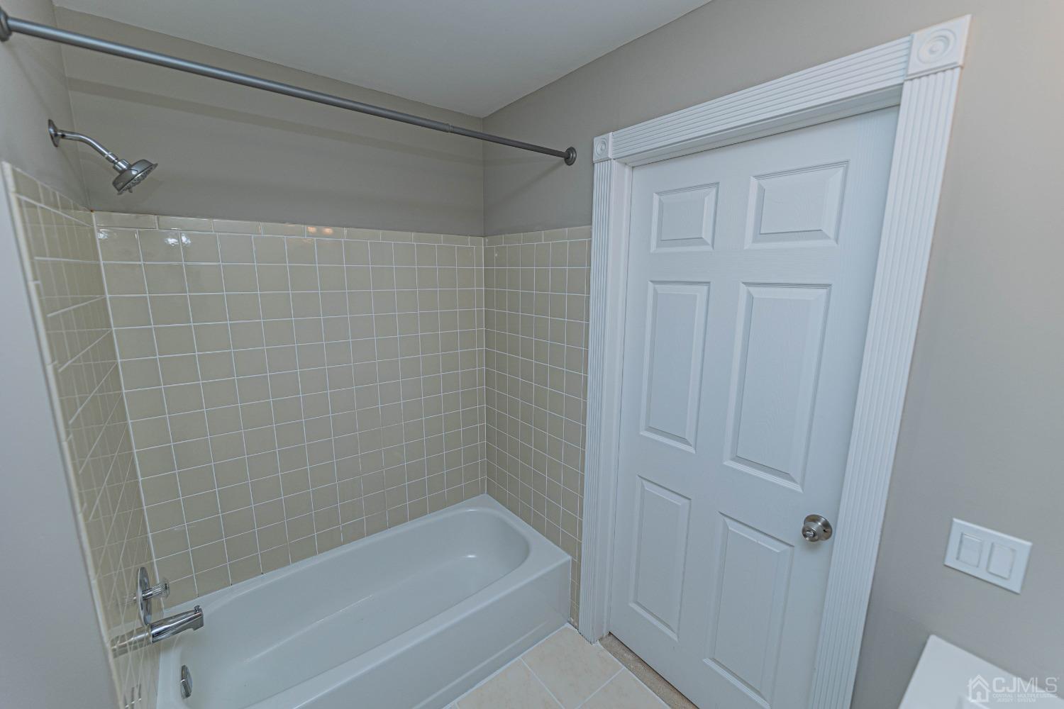 142 Darwin Lane North Brunswick NJ 08902