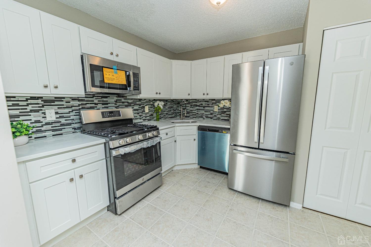 142 Darwin Lane North Brunswick NJ 08902