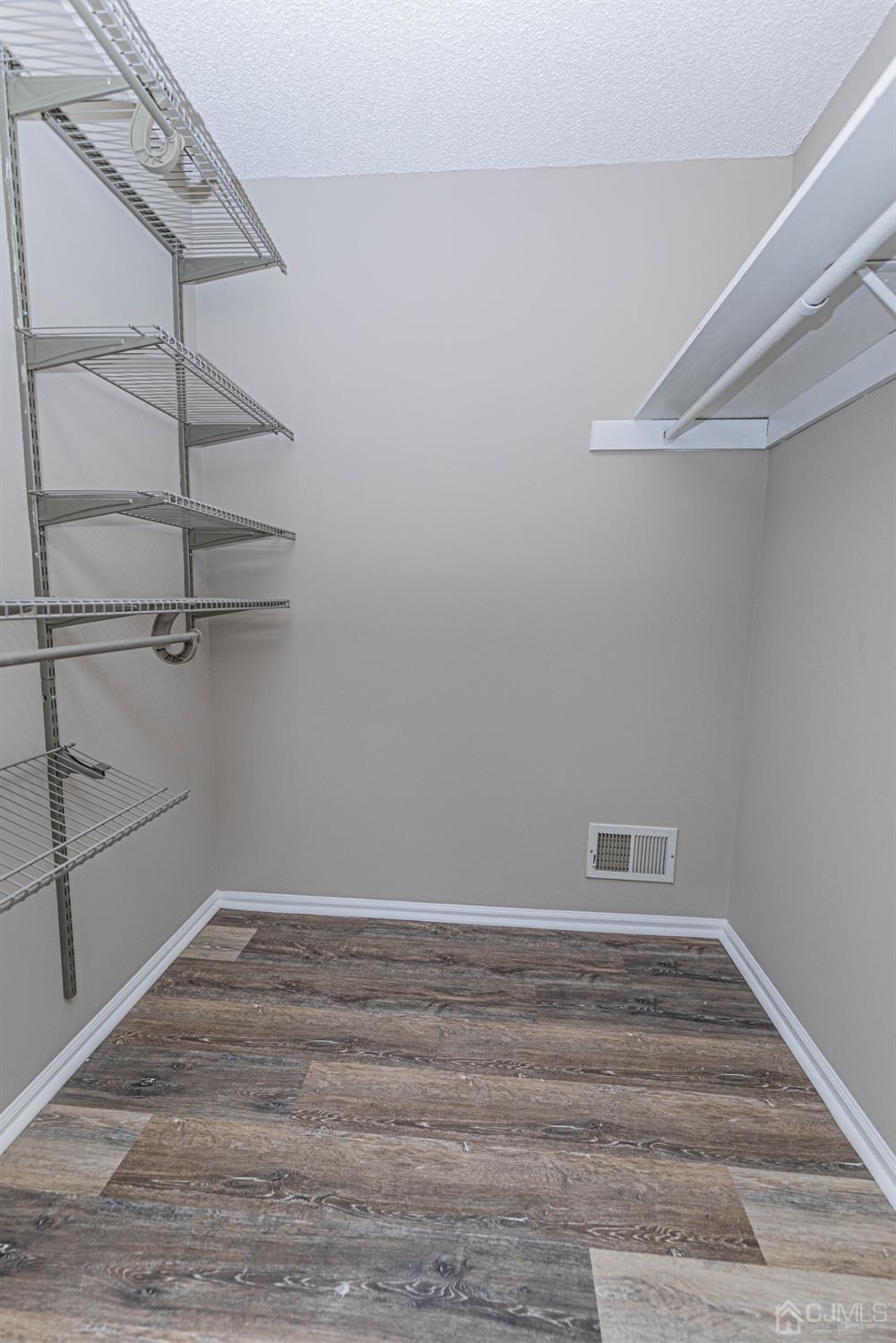 142 Darwin Lane North Brunswick NJ 08902