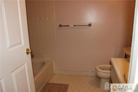 82 Keystone Court Edison NJ 08817