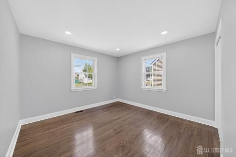 125 E Cherry Street Carteret NJ 07008