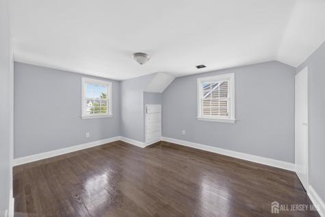 125 E Cherry Street Carteret NJ 07008