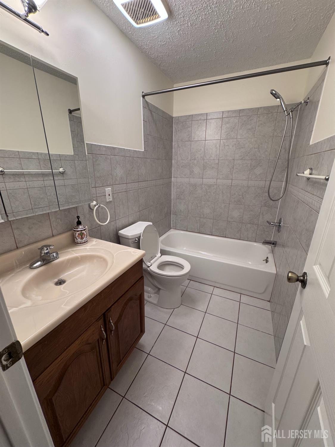 1706 Pebble Place Sayreville NJ 08859