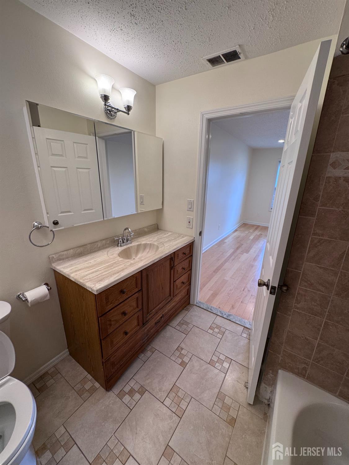 1706 Pebble Place Sayreville NJ 08859
