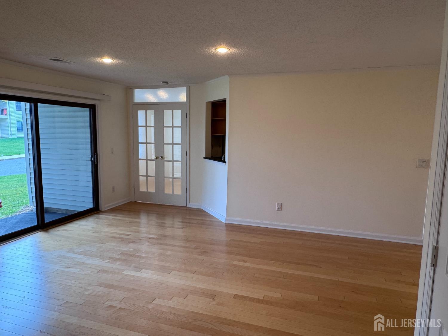 1706 Pebble Place Sayreville NJ 08859