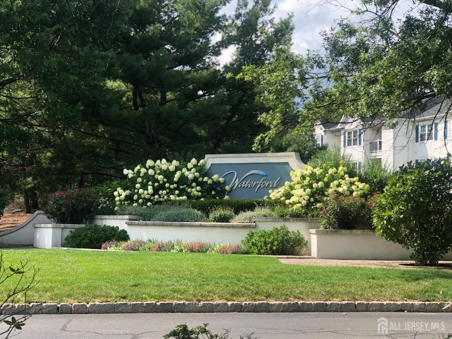 827 Waterford Drive Edison NJ 08817