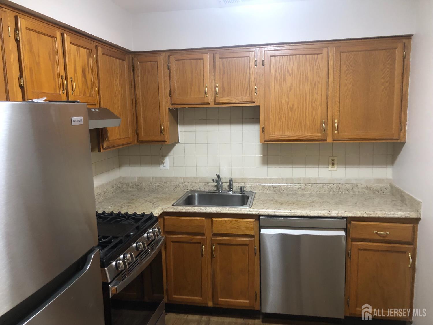 827 Waterford Drive Edison NJ 08817
