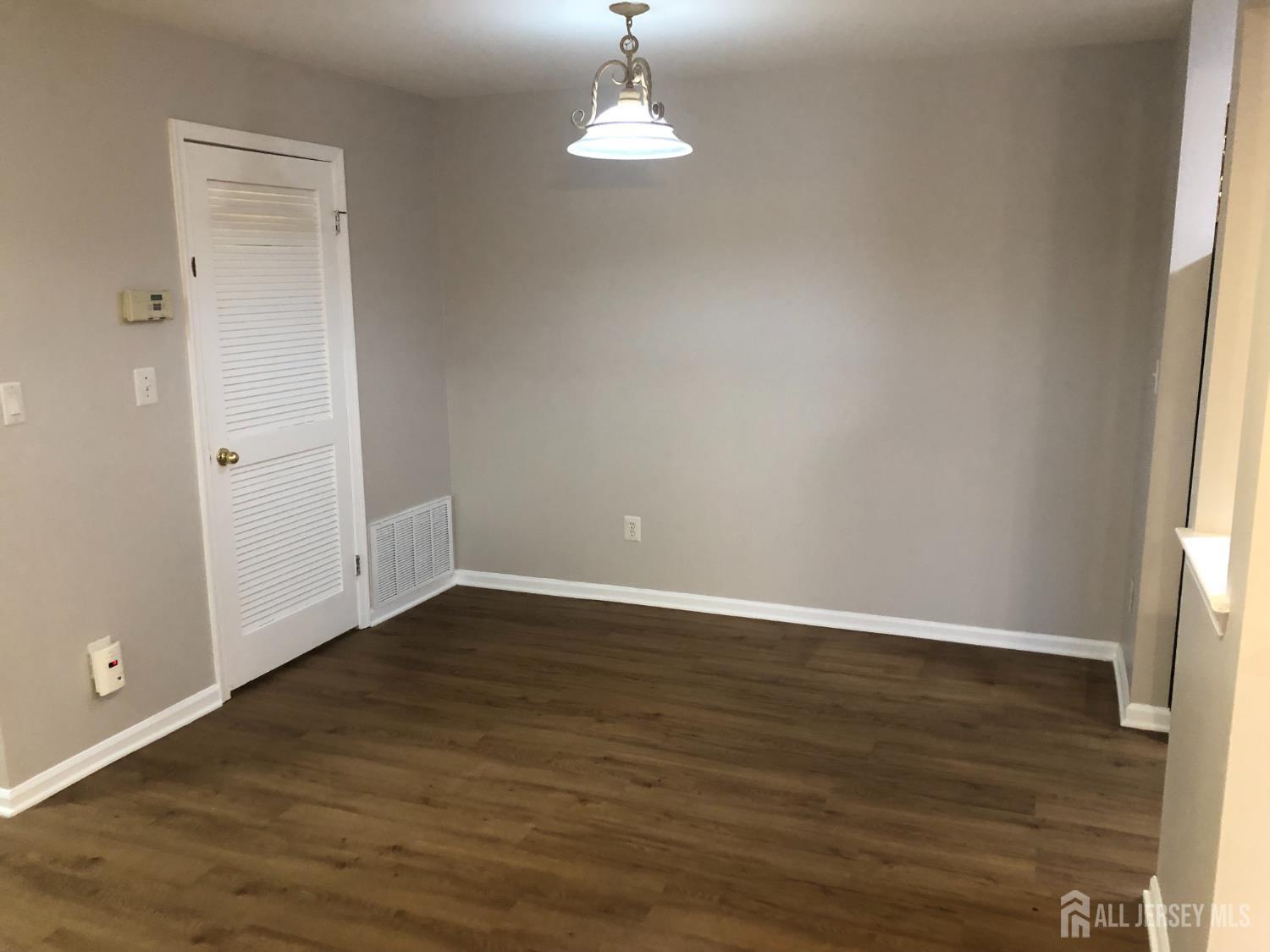 827 Waterford Drive Edison NJ 08817