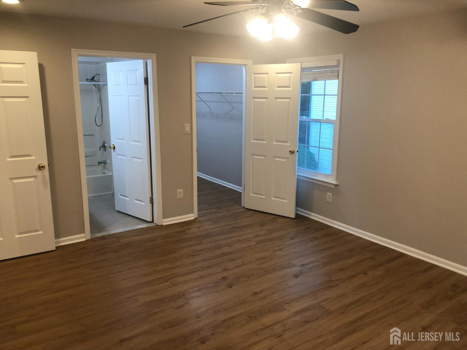 827 Waterford Drive Edison NJ 08817