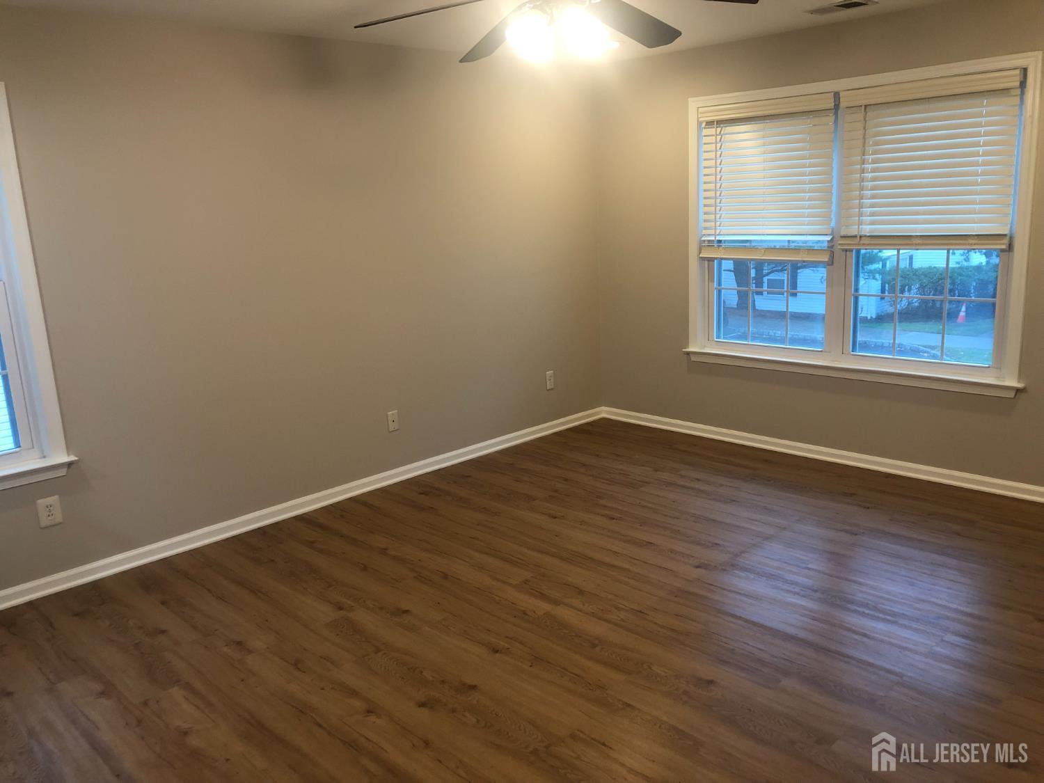 827 Waterford Drive Edison NJ 08817