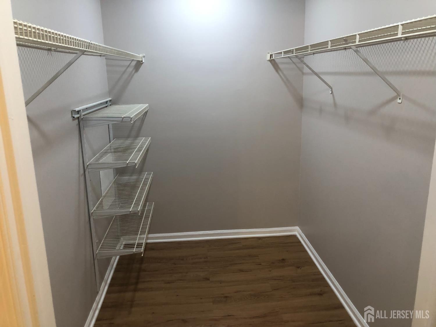 827 Waterford Drive Edison NJ 08817