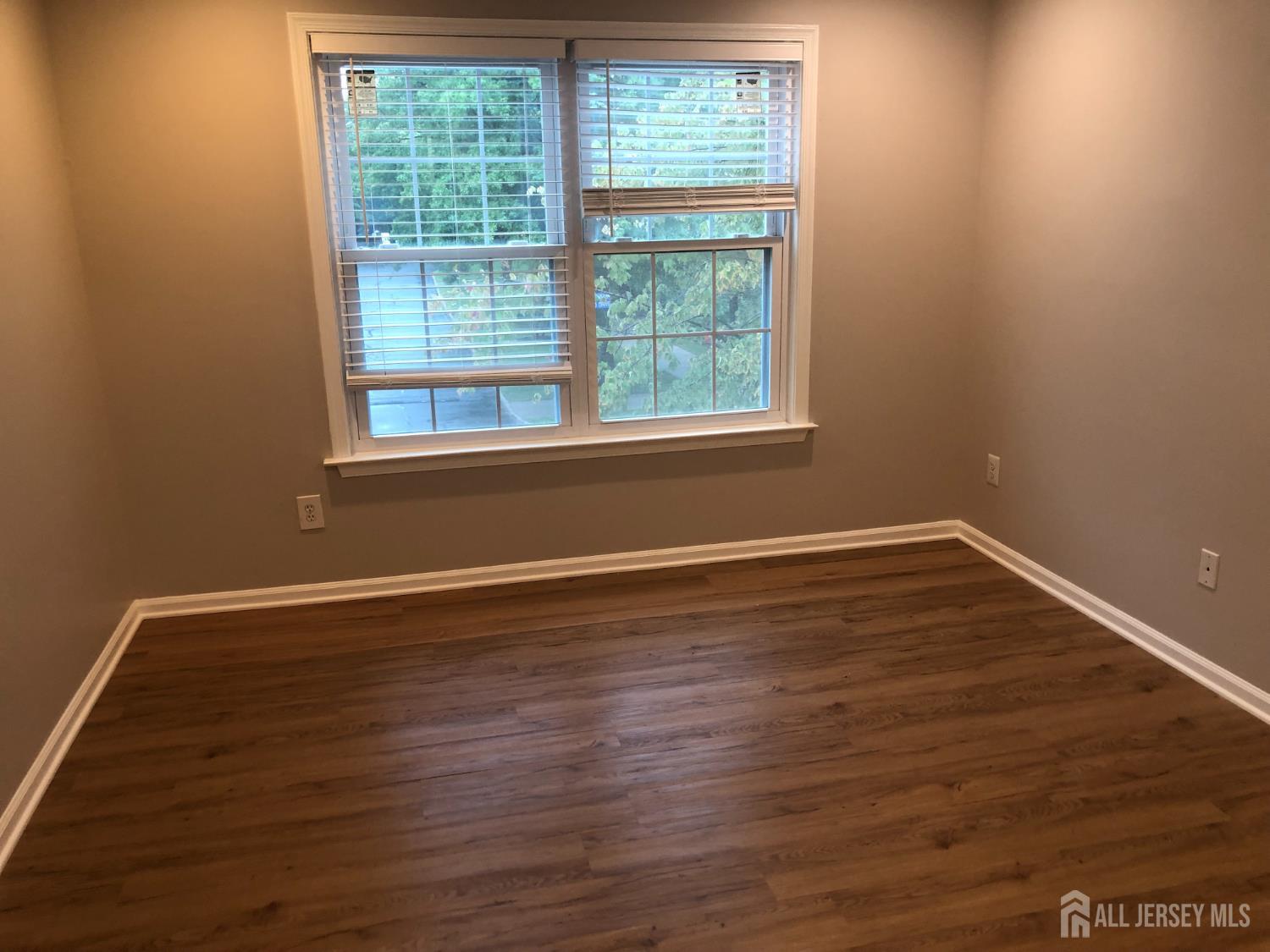 827 Waterford Drive Edison NJ 08817