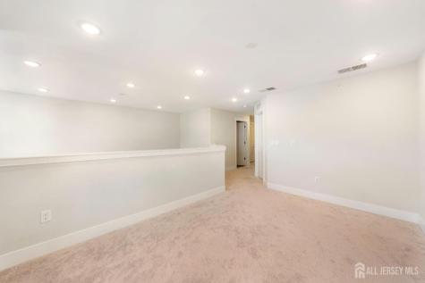 707 Station Road Dunellen NJ 08812