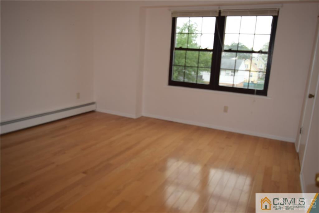 43 Essex Street Carteret NJ 07008