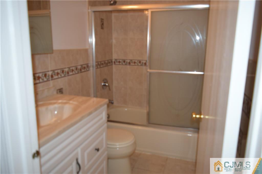 43 Essex Street Carteret NJ 07008