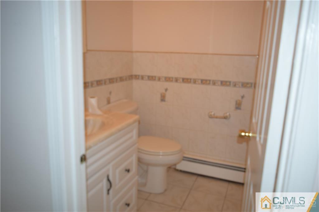 43 Essex Street Carteret NJ 07008