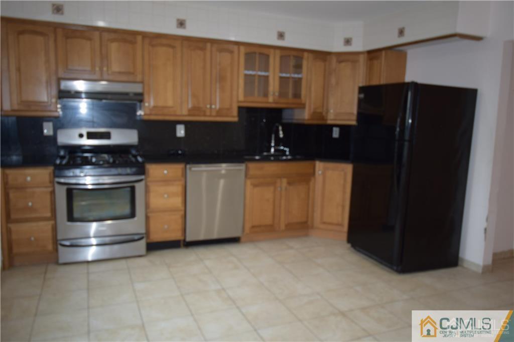 43 Essex Street Carteret NJ 07008