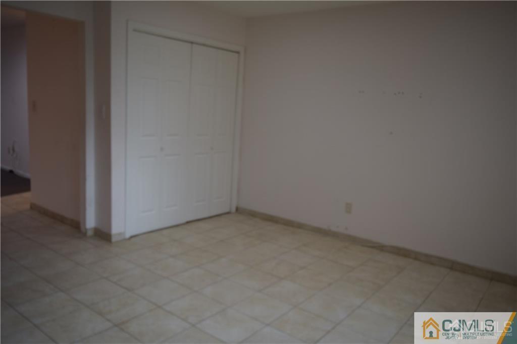 43 Essex Street Carteret NJ 07008