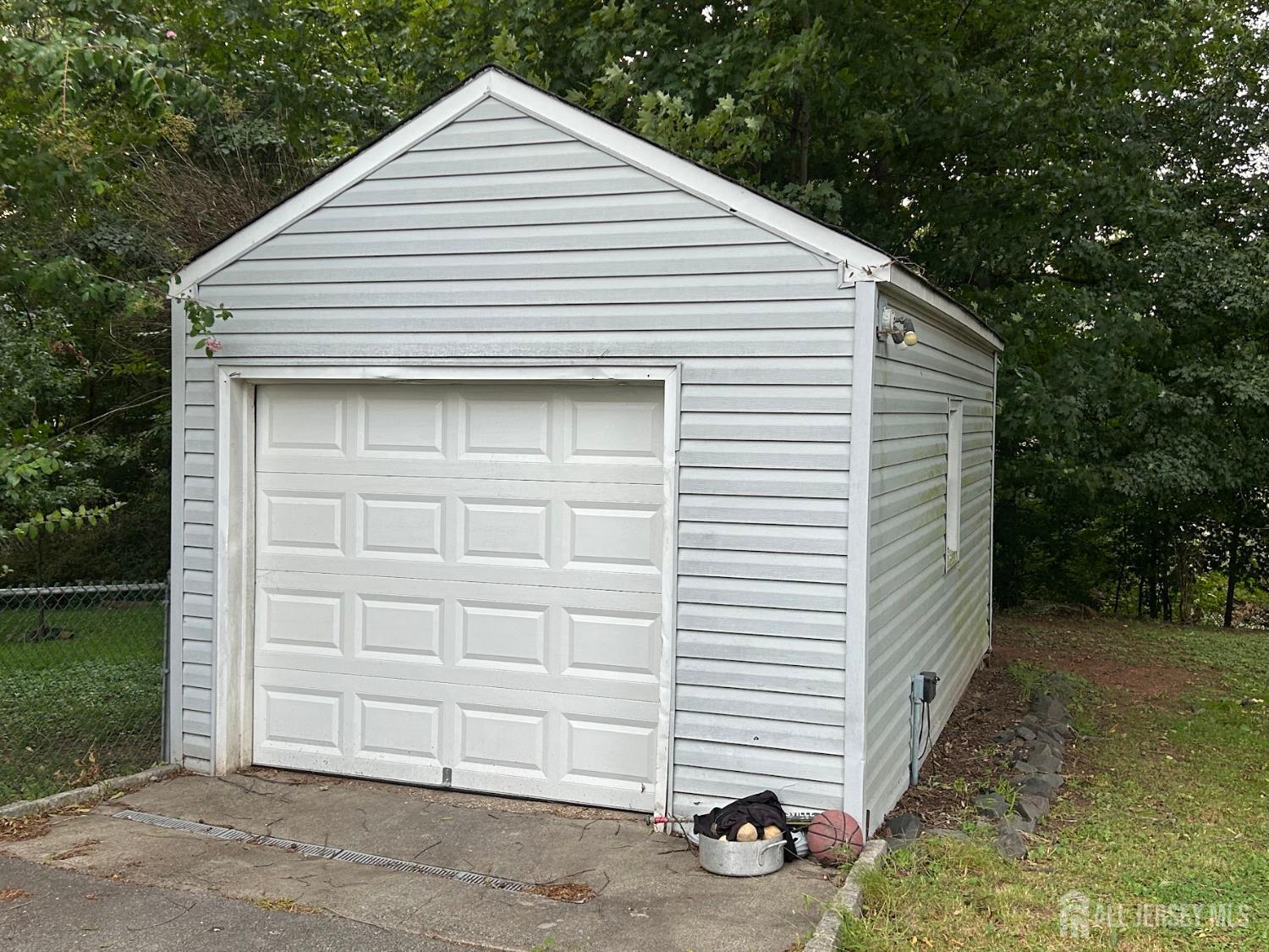 104 E Cliff Road Colonia NJ 07067