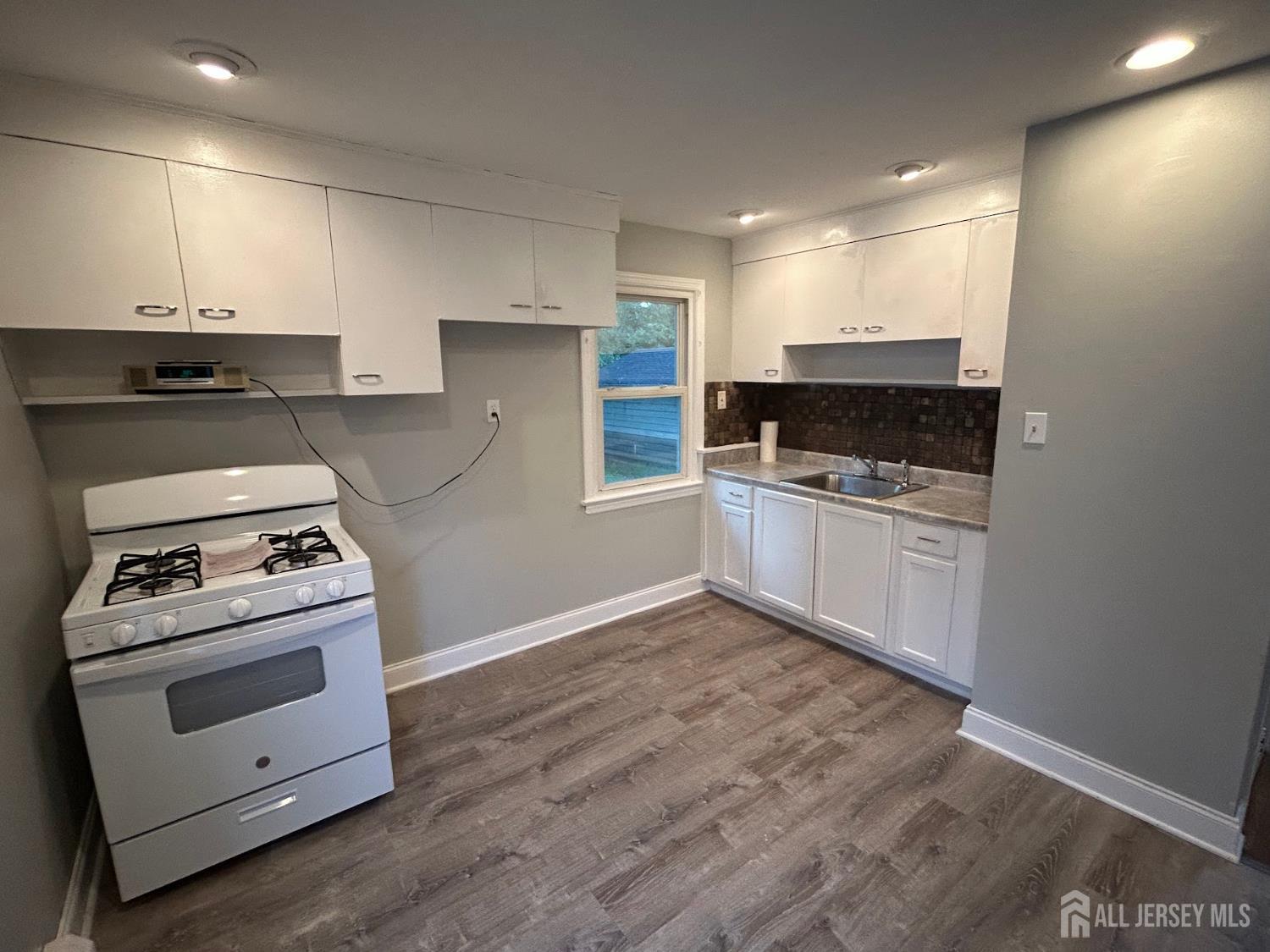 104 E Cliff Road Colonia NJ 07067