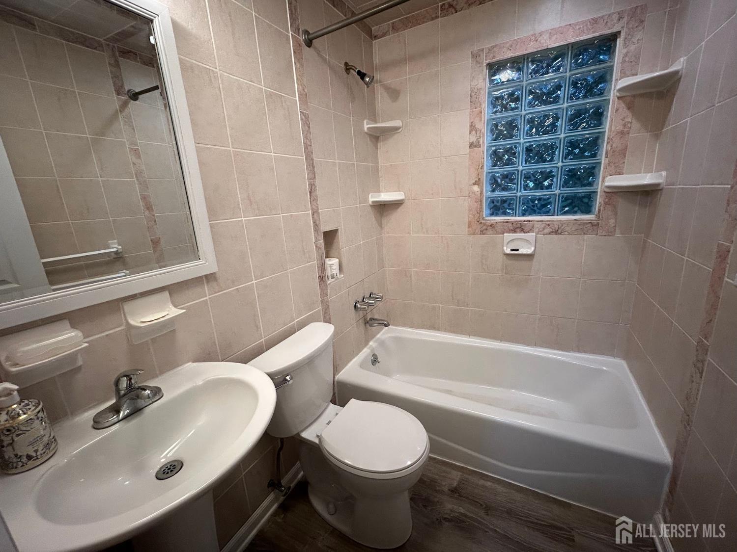 104 E Cliff Road Colonia NJ 07067