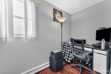 12 Jacobson Street Sayreville NJ 08872