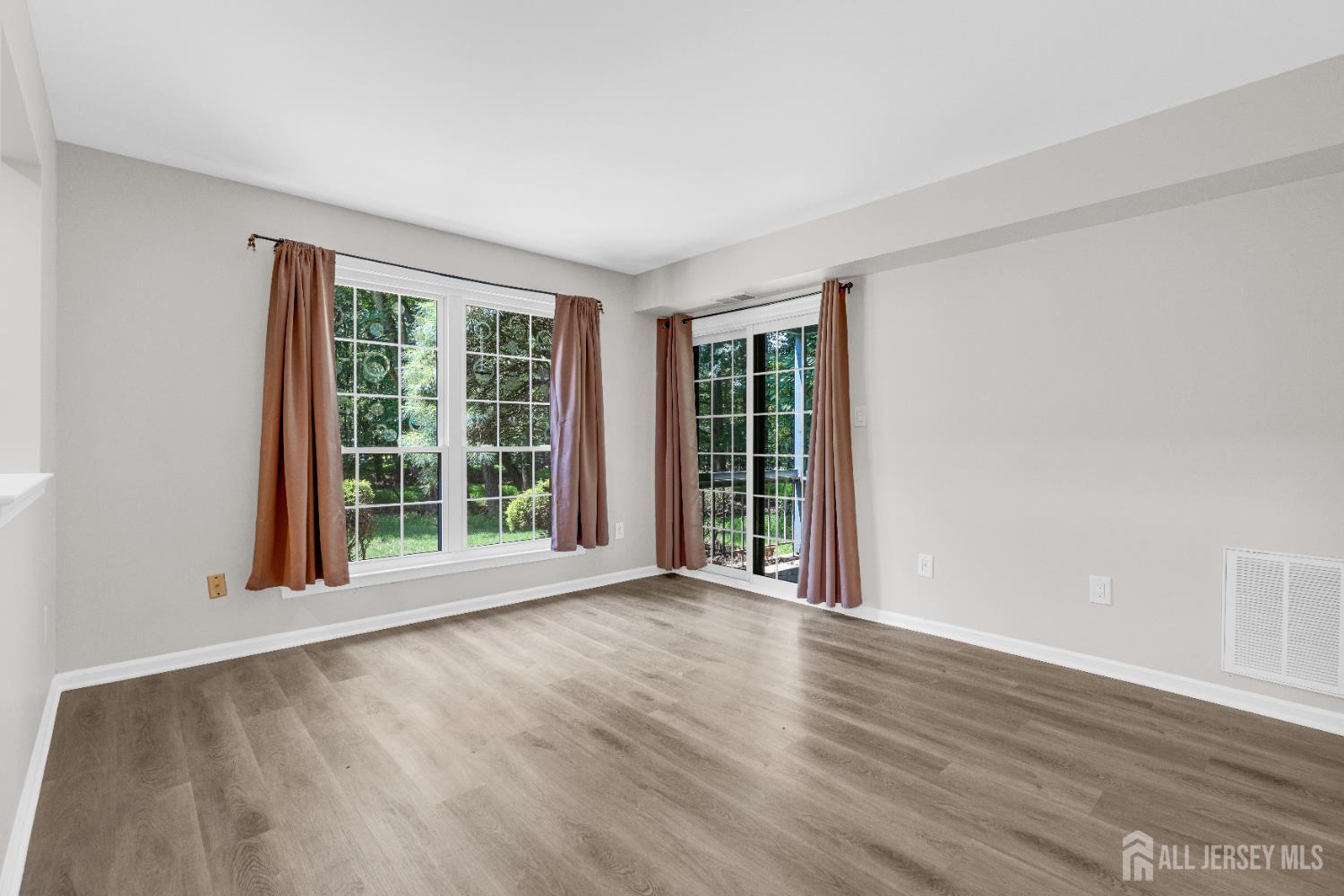 5101 Stonehedge Road Edison NJ 08820