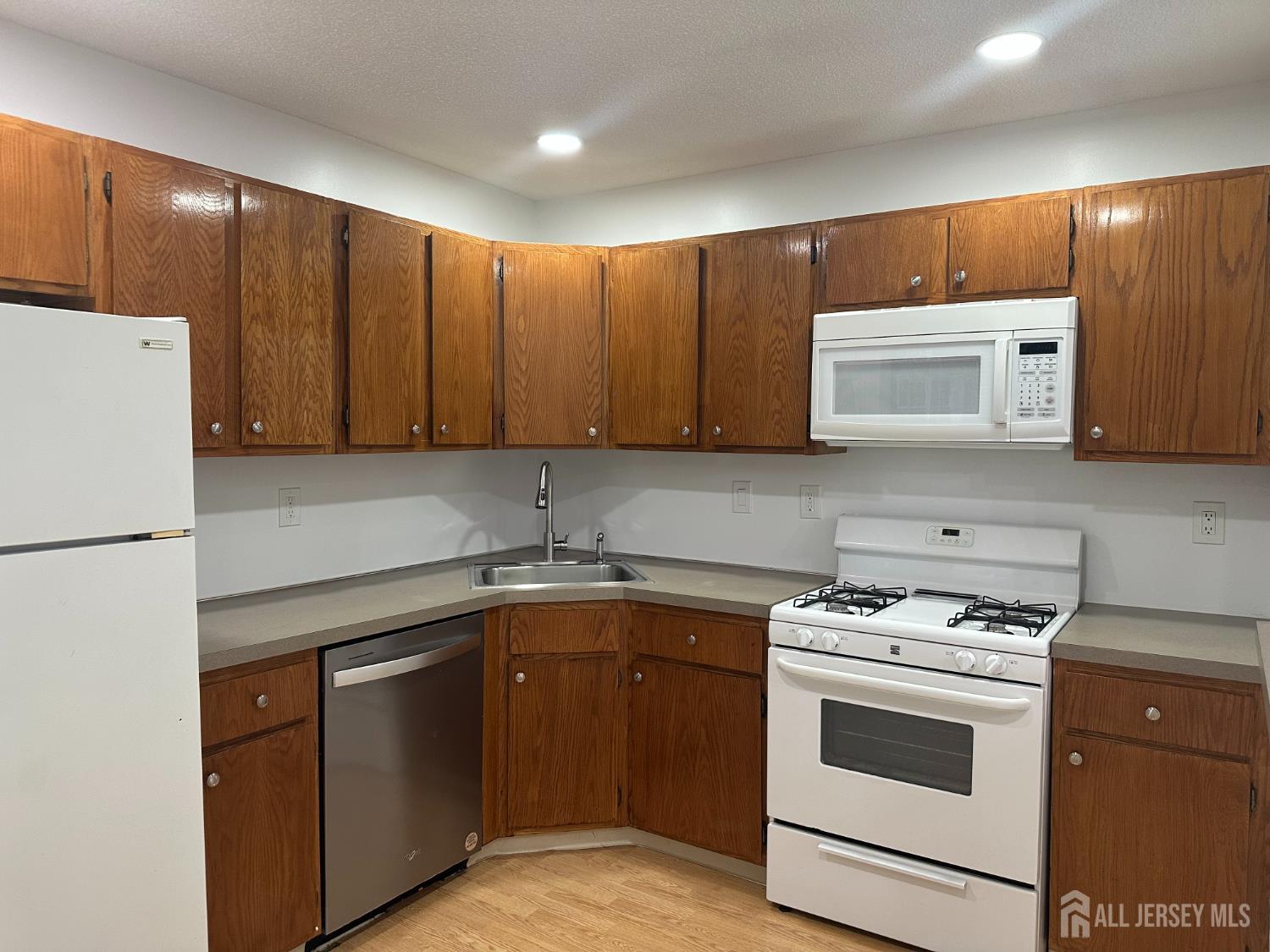 158 Darwin Lane North Brunswick NJ 08902