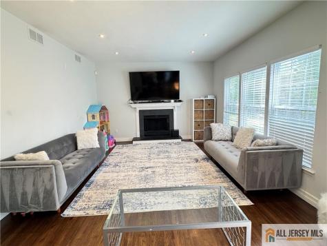 432 Jarrard Street Piscataway NJ 08854