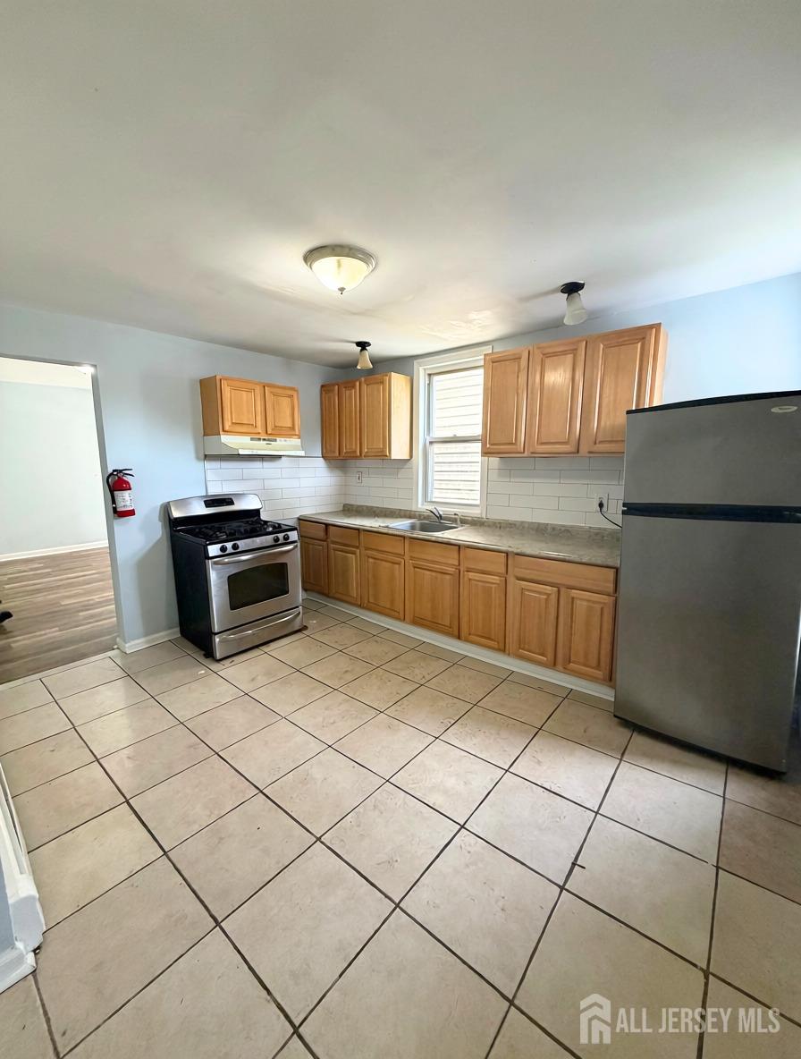 1060 Bond Street Elizabeth NJ 07201