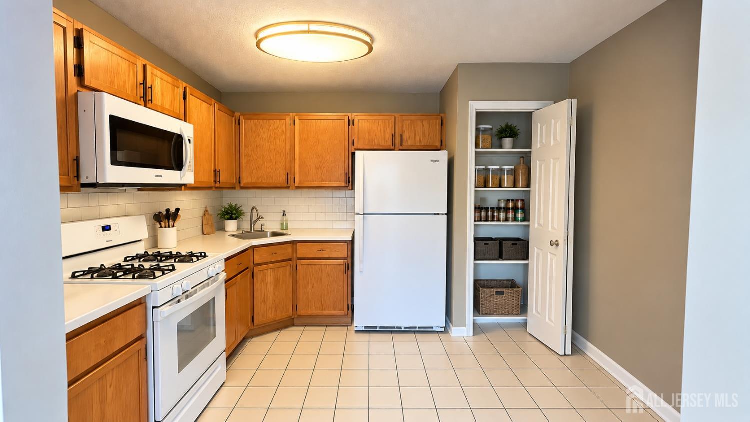 29 Pembrook Avenue North Brunswick NJ 08902
