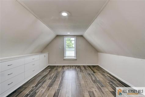 37 East Somerset Street Raritan NJ 08869