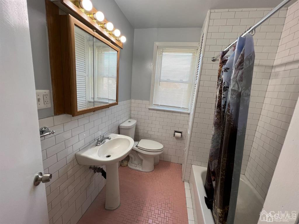 147 S Pine Avenue South Amboy NJ 08879