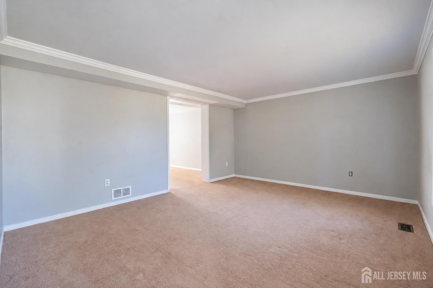 32 Smith Street Metuchen NJ 08840