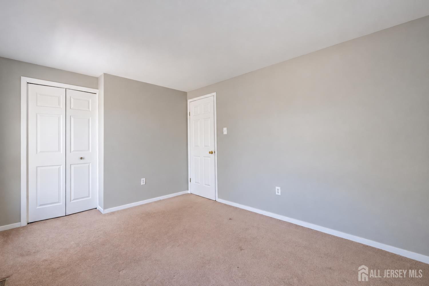 32 Smith Street Metuchen NJ 08840